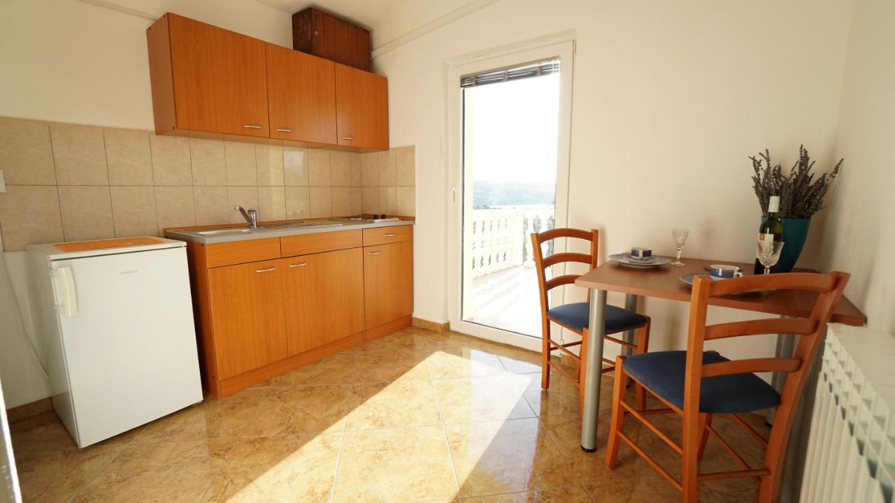 Apartments Kata Gornji Karin Exterior photo